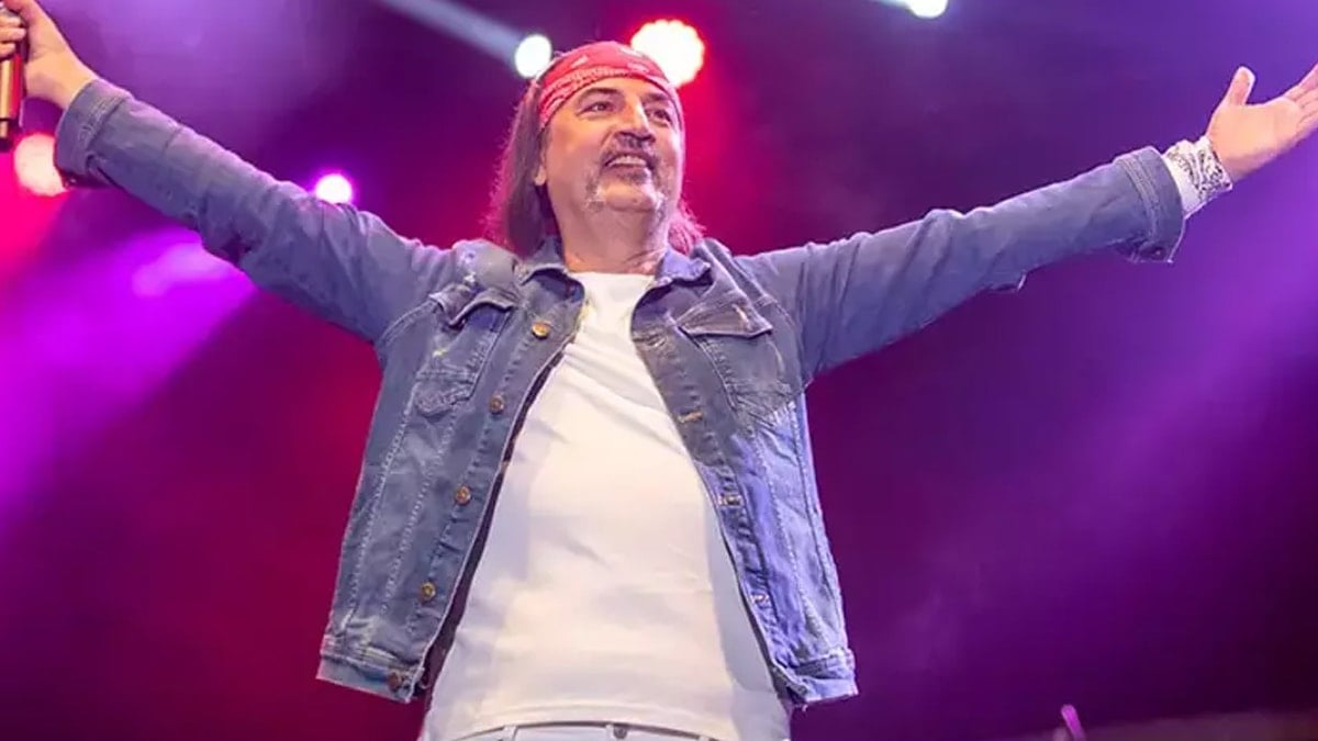 Çelik 'Şaka sanıyorsunuz ama gerçek' diyerek hayranının isteğini ifşa etti