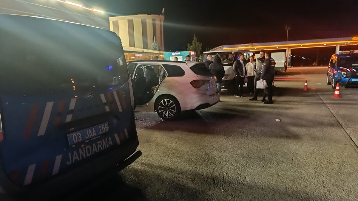 Park halindeki araç içerisinden ceset çıktı