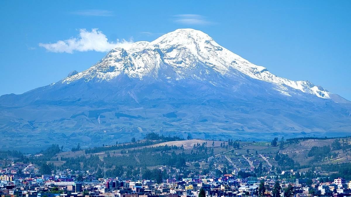 Dünyanın zirvesi aslında Everest değil: Yıldızlara en yakın nokta belli oldu