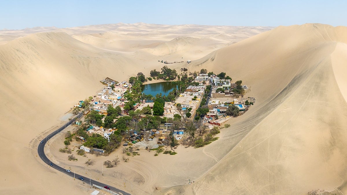 Çölün tam ortasında bir kasaba