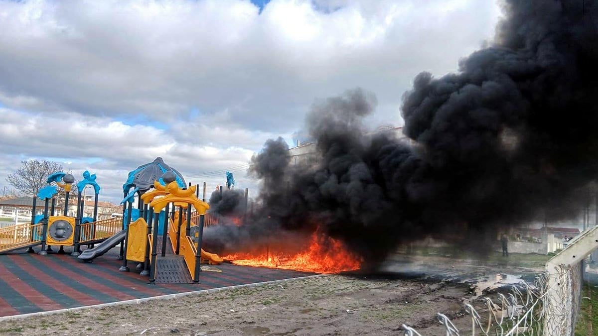 Tekirdağ'da çocuk parkında yangın