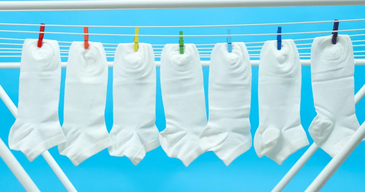 Çamaşırları yıkarken bir tutam ekleyin... Çok eski çorapları bile bembeyaz yapıyor