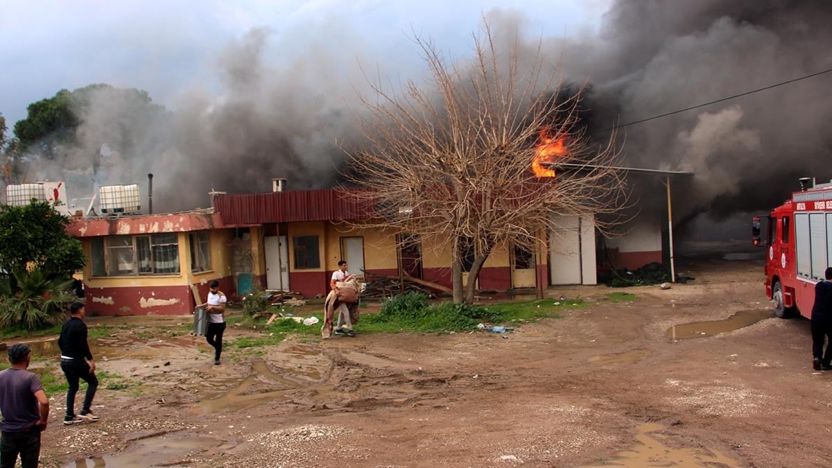 Ekmek fırını çıkan yangında kullanılamaz hale geldi