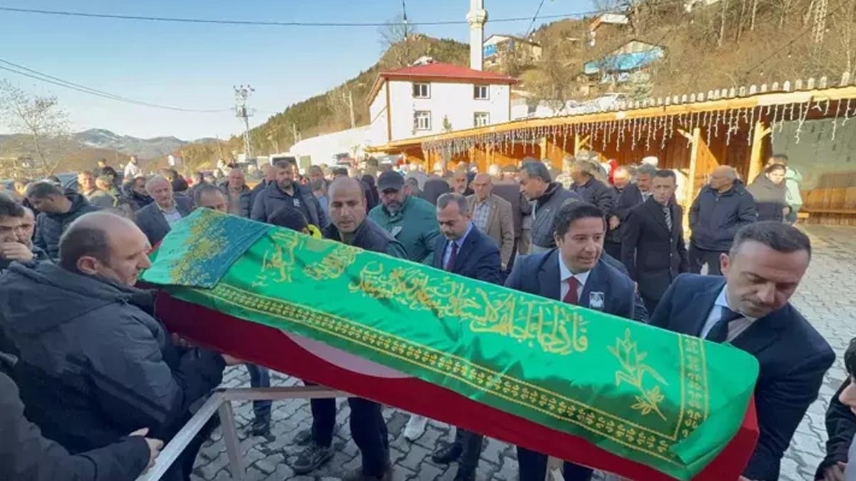 Kansere yenik düşen eski futbolcu, son yolculuğuna uğurlandı