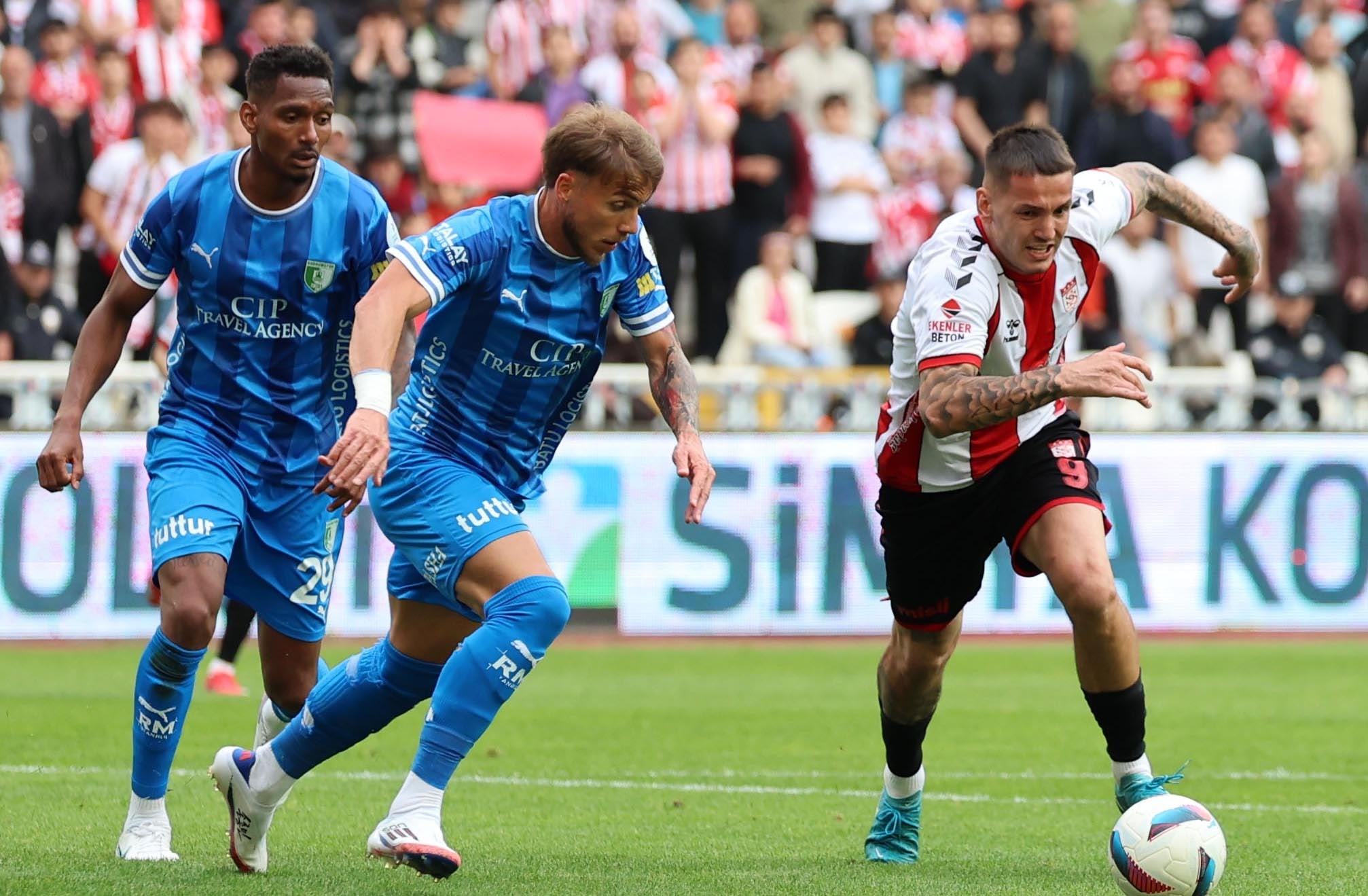 1. Lig'in yıldızı trafik kazası geçirdi