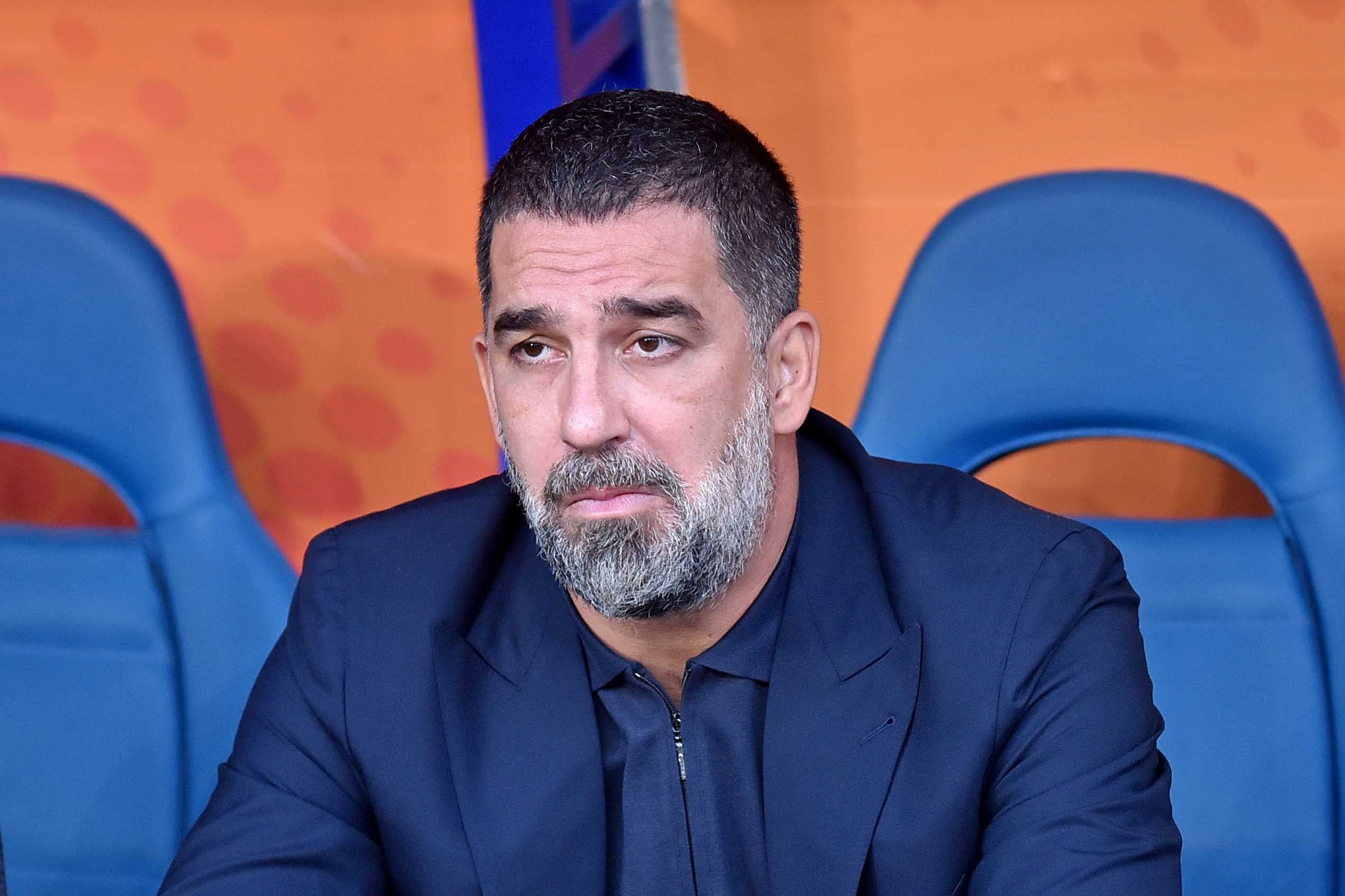 Arda Turan maçı Türkiye'de oynamak istedi, Göztepe'den yanıt geldi