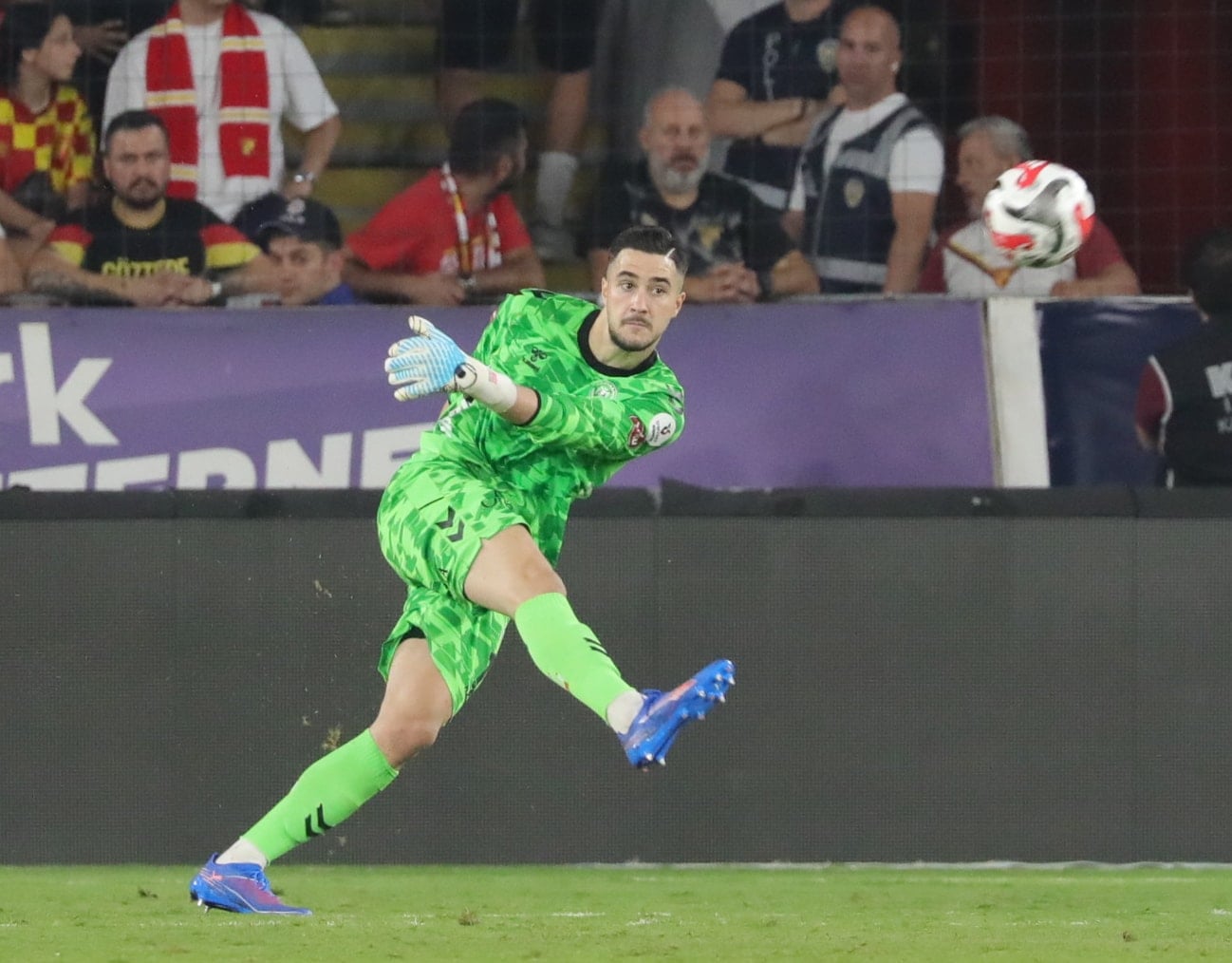 Galatasaray'dan sürpriz transfer hamlesi! Sezon sonunu bekliyor