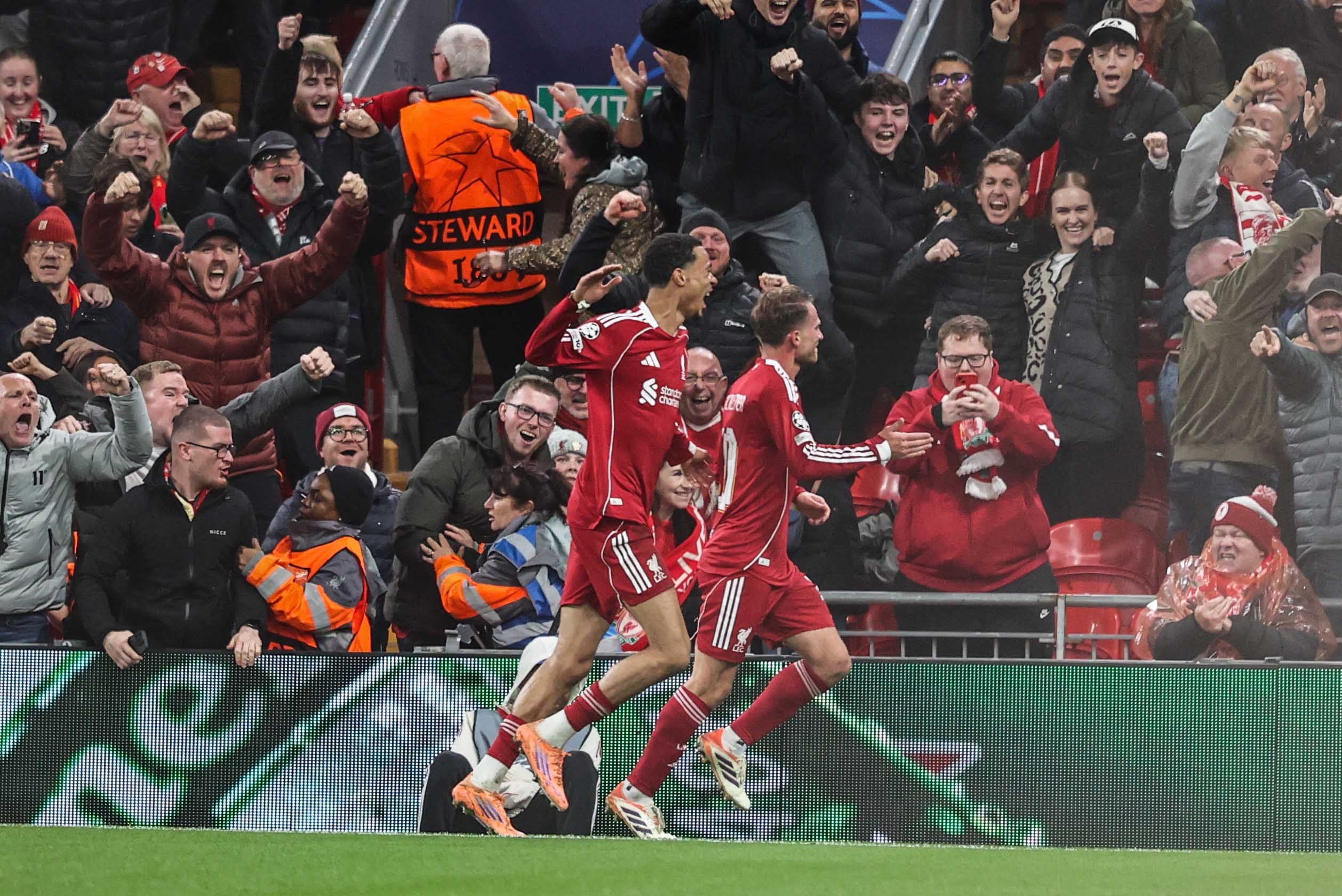 Fenerbahçe'nin rakibi Liverpool'a uzatmada kaybetti