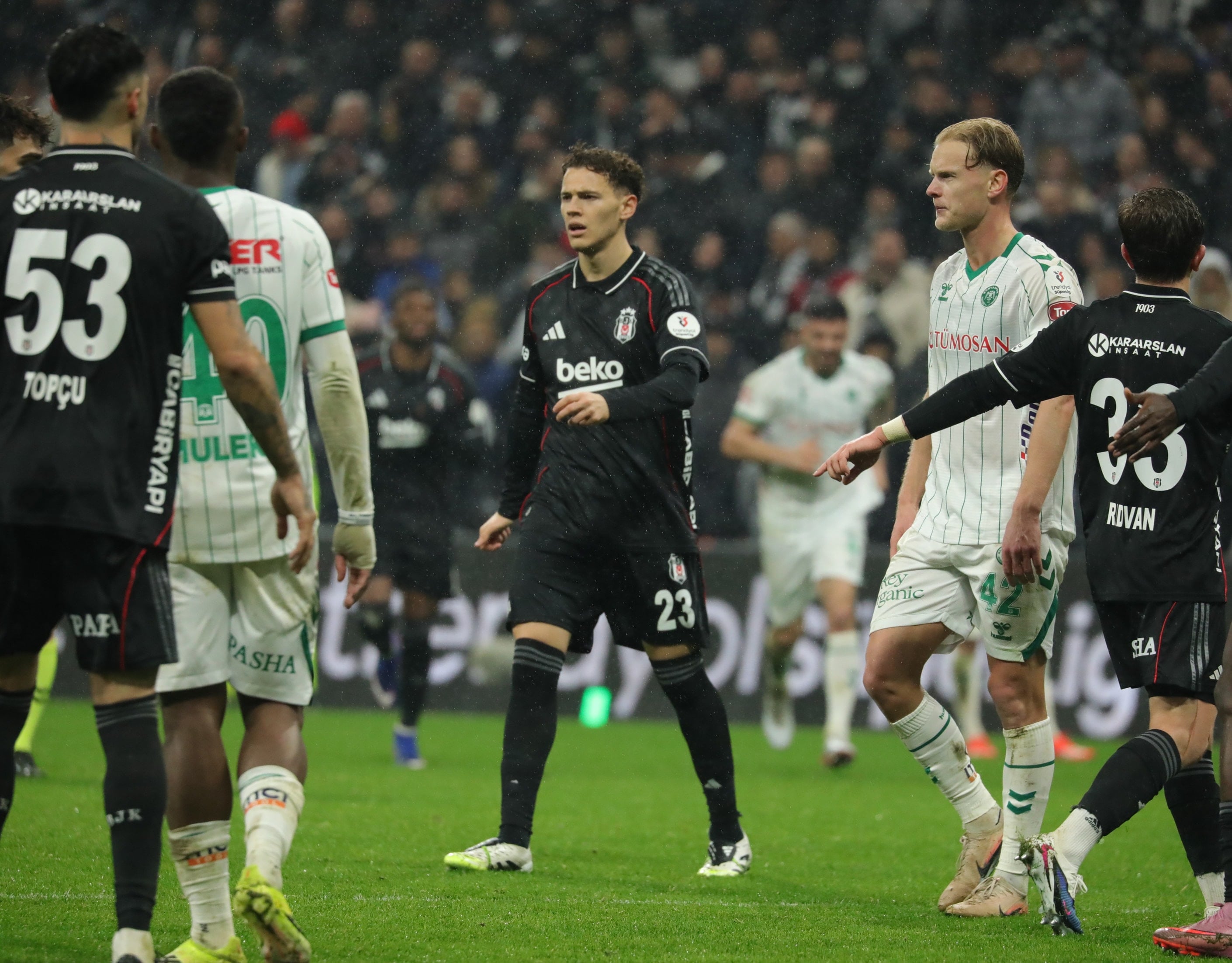 Beşiktaş'ın yeni transferi Asllani'ye şok ceza