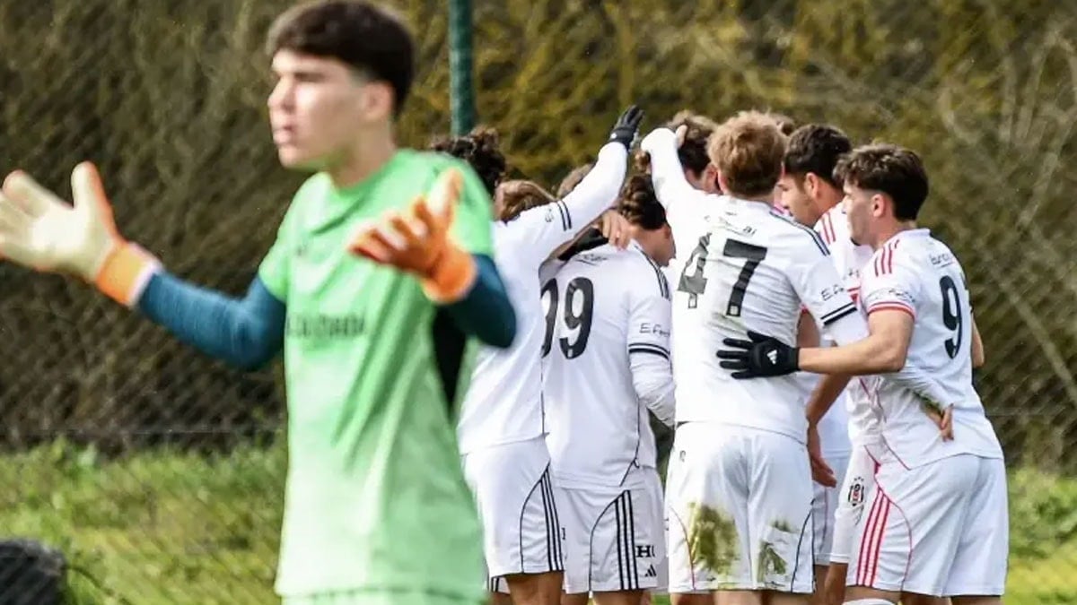 Gençlerin derbi kapışmasında şok sonuç