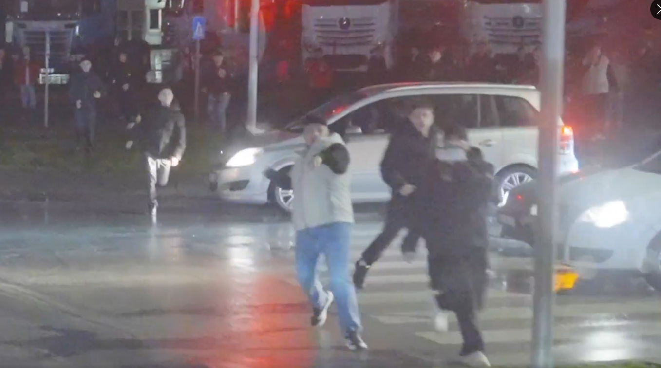 Trabzonspor'a bir ayda 3'üncü taşlı saldırı!