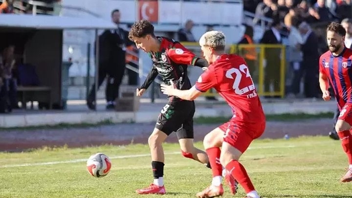 Fenerbahçe'nin yeni transferi imzayı atıp Kadıköy'e gelecek