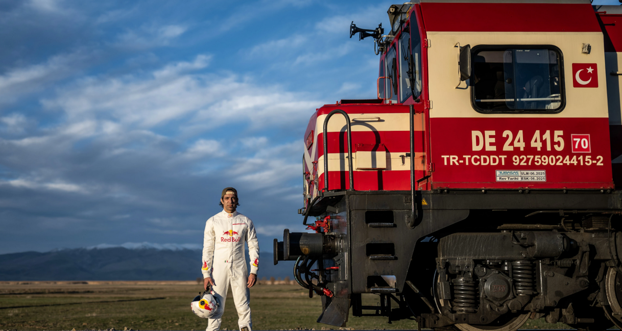 Hareket halindeki trene tarihi iniş yaptı! Dario Costa yeni hedefini açıkladı