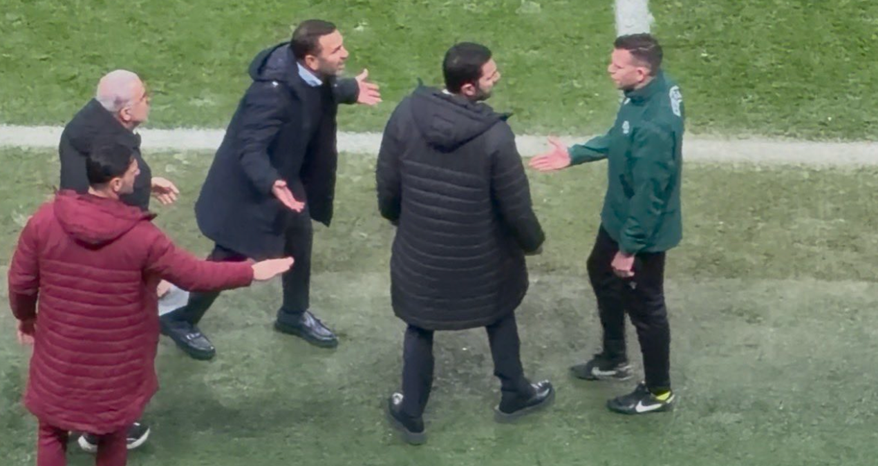 Galatasaray kırmızı kart bekledi! Okan Buruk hakeme sert tepki gösterdi