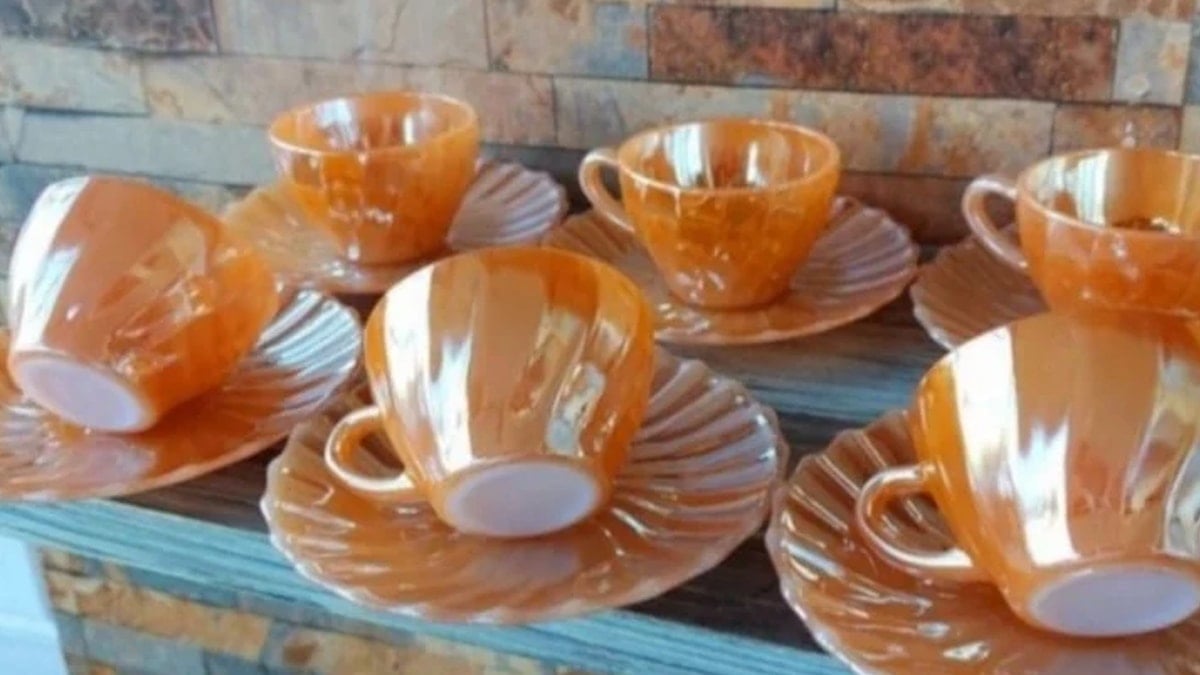 Evinizde eski fincanlar varsa hemen vitrine kaldırın