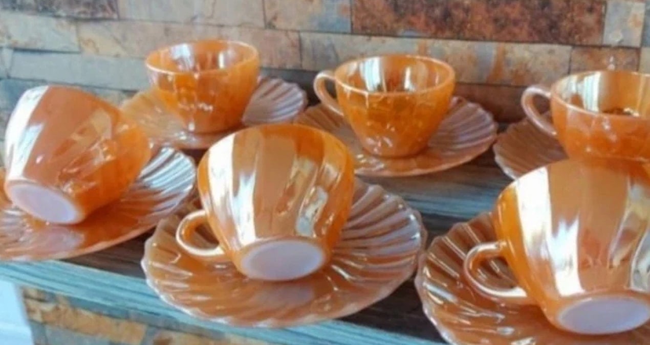 Evinizde eski fincanlar varsa hemen vitrine kaldırın