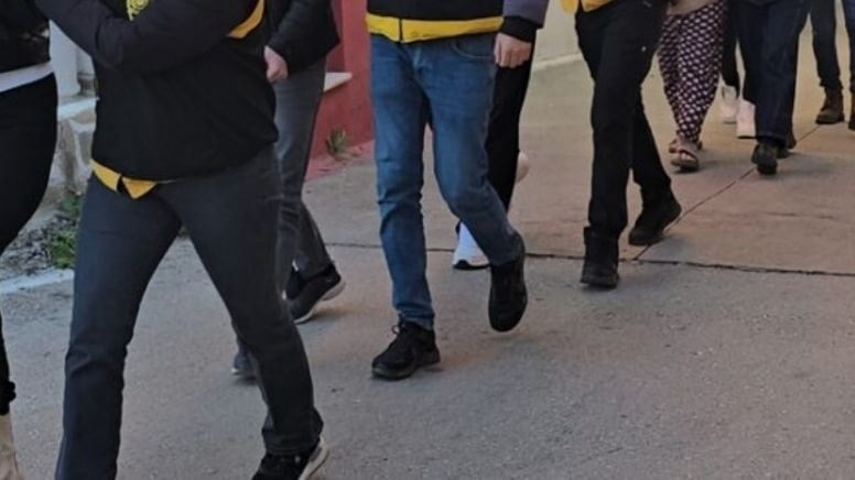 Antalya'da 'analı-kızlı' fuhuş şebekesi