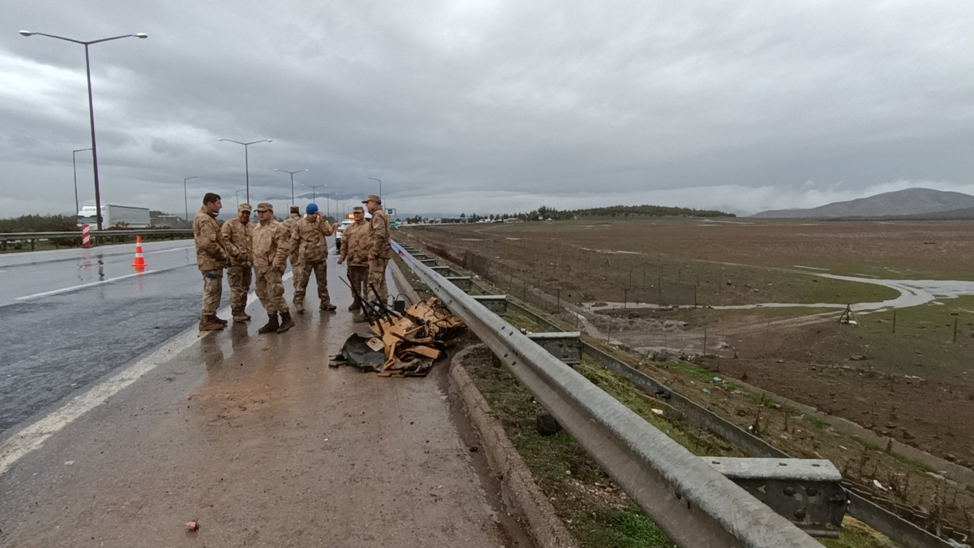 Gaziantep’te askeri araç şarampole devrildi: 10 asker yaralandı