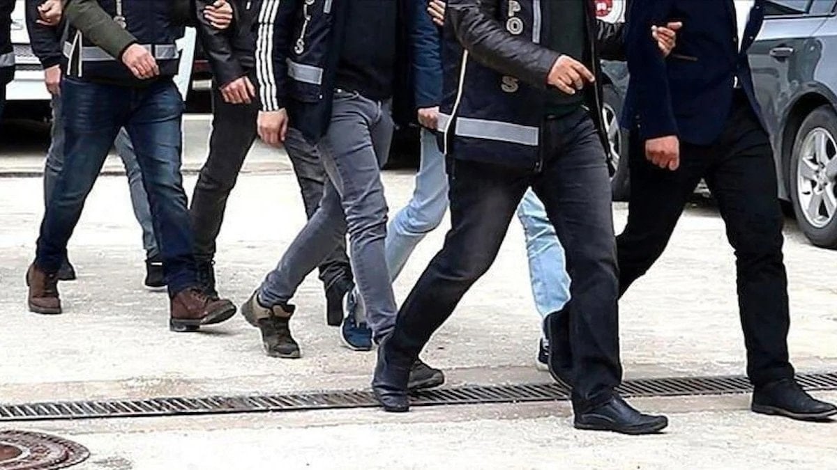 Esenyurt çetesinden iki çocuğa otoyolun kenarında cinsel taciz! Dövüp soymuşlar