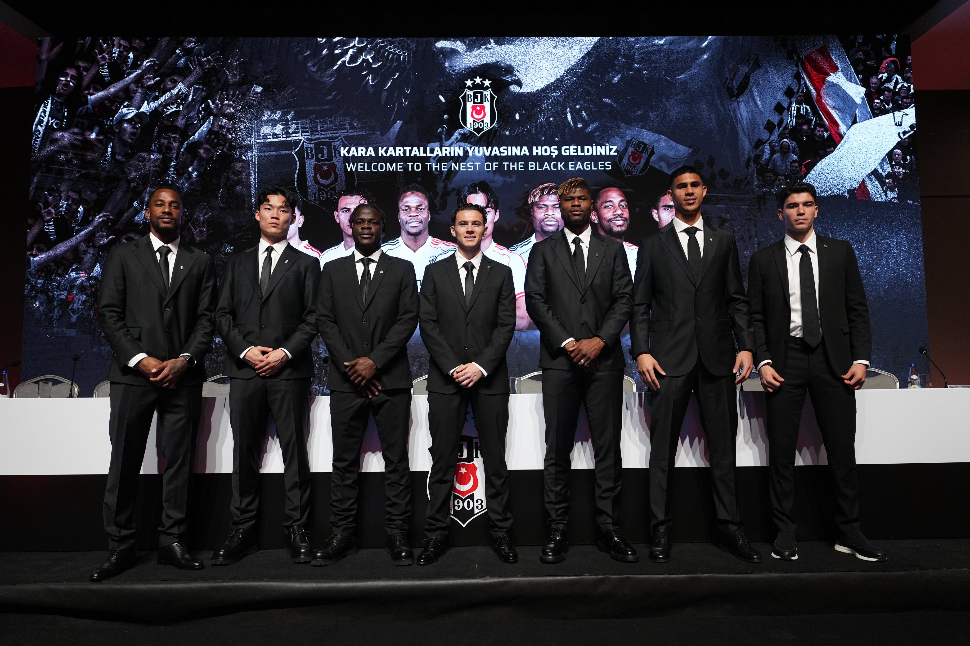 Beşiktaş'tan gövde gösterisi! İmzalar atıldı