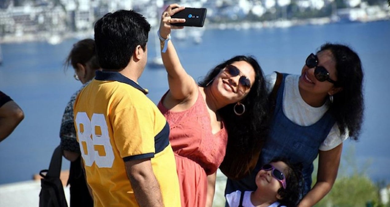 Hintliler peş peşe Türkiye'den ayrılmaya başladı! 80 bin kişi ülkeyi terk etti, işte sebebi