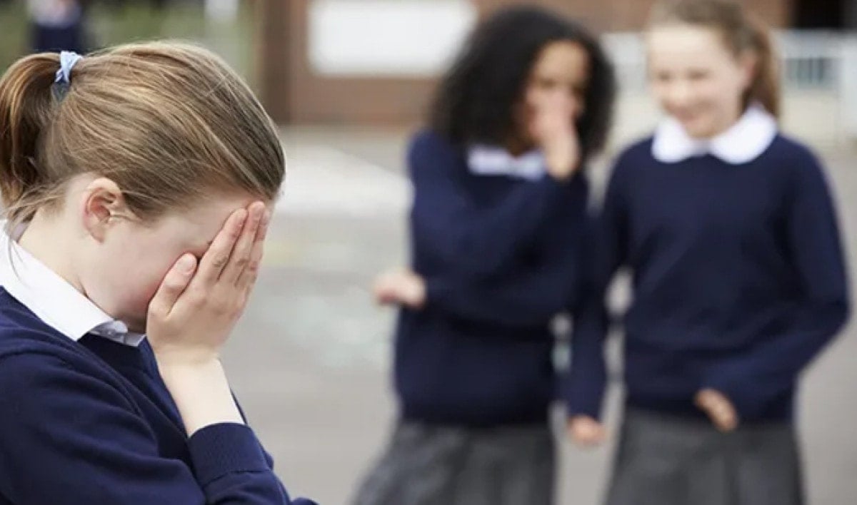 15 yaşında: Zorbalık yaptığı için elektronik kelepçe takılacak