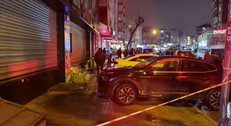 Esenler'de yangın söndürüldü, cinayet ortaya çıktı