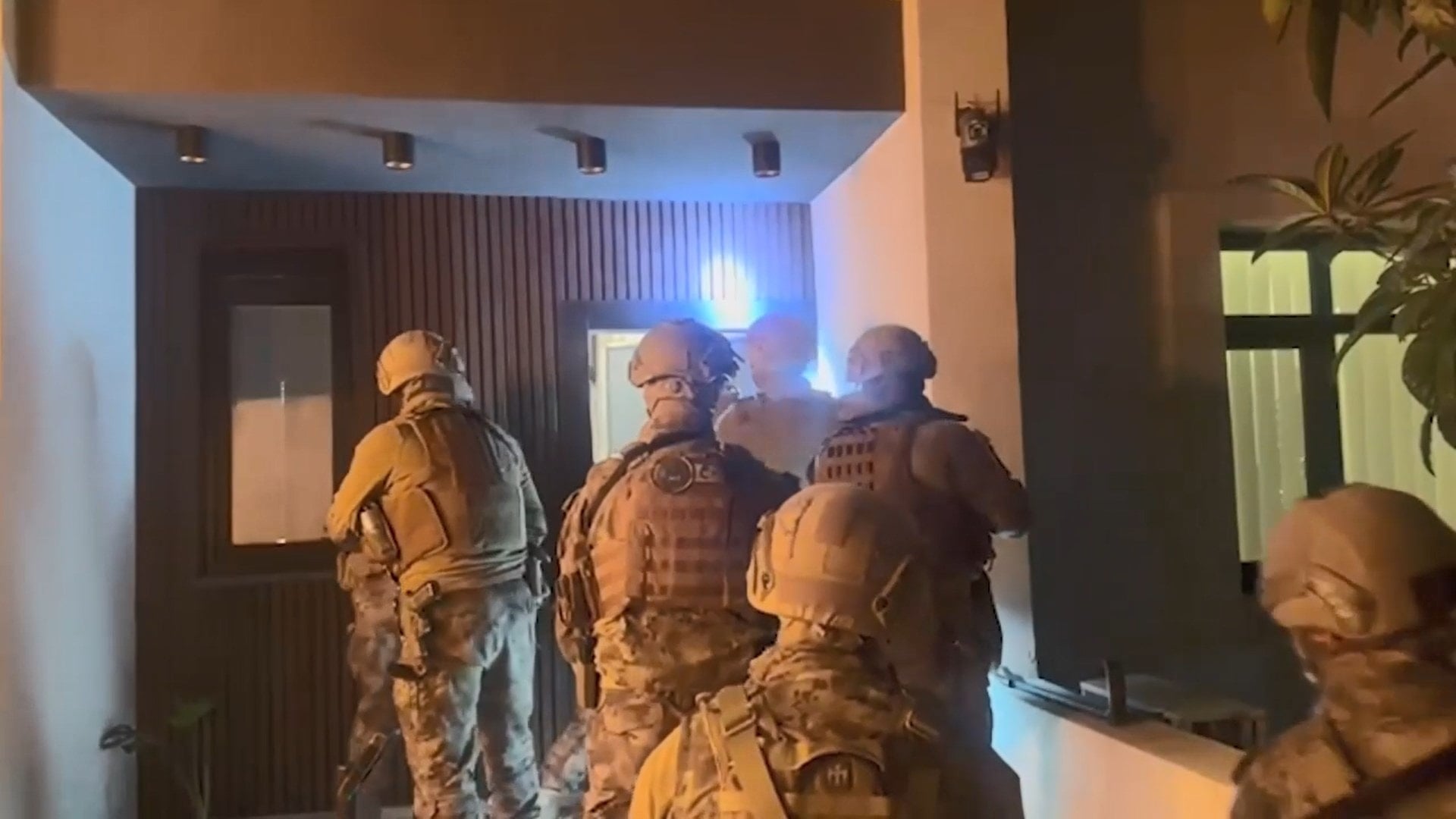 Narkotik ekiplerinden İstanbul'da eş zamanlı baskın: 4 şüpheli adliyeye sevk edildi