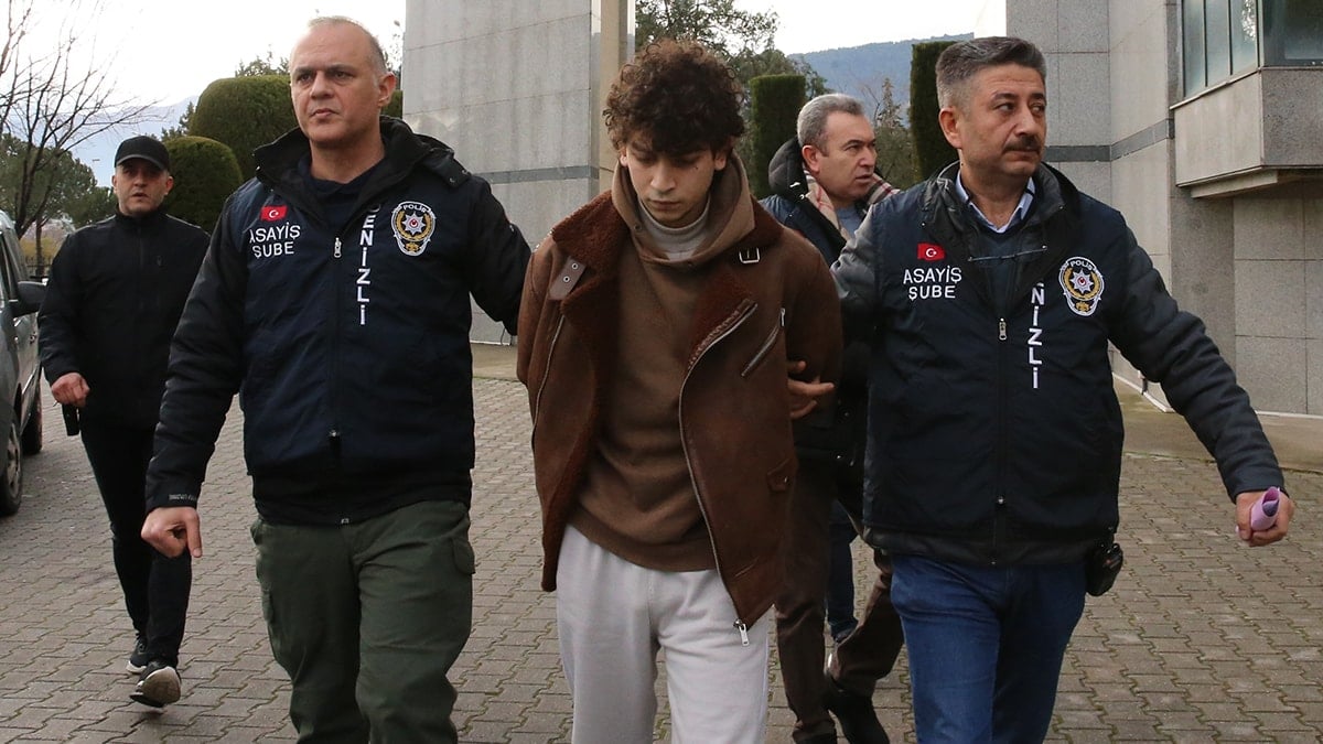 Kamyonetteki cesedin sırrı sosyal medyada çözüldü