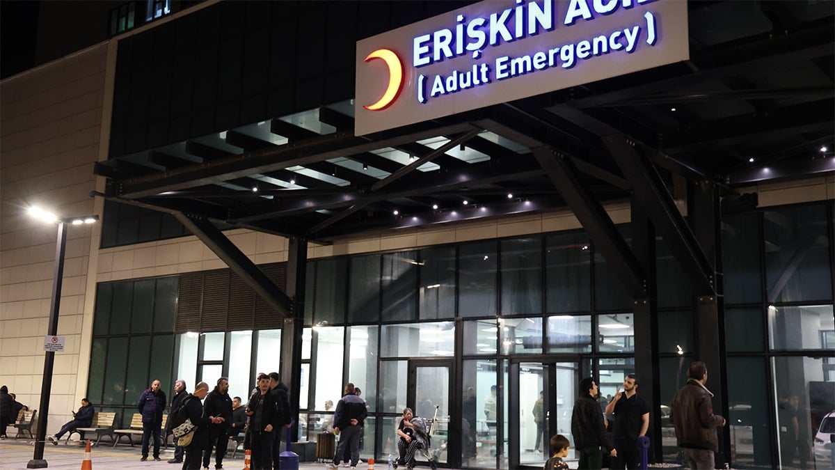 Yol verme kavgası kanlı bitti: 1'i ağır 7 yaralı