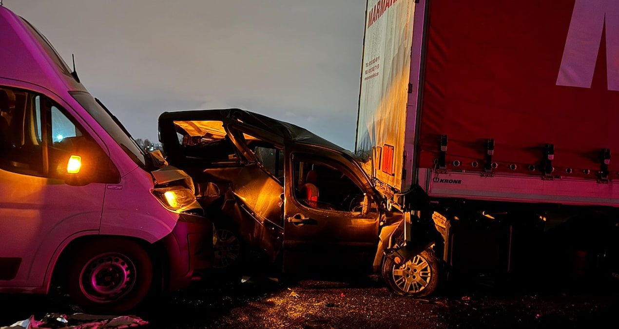 10 araç birbirine girdi, Ankara istikameti ulaşıma kapandı