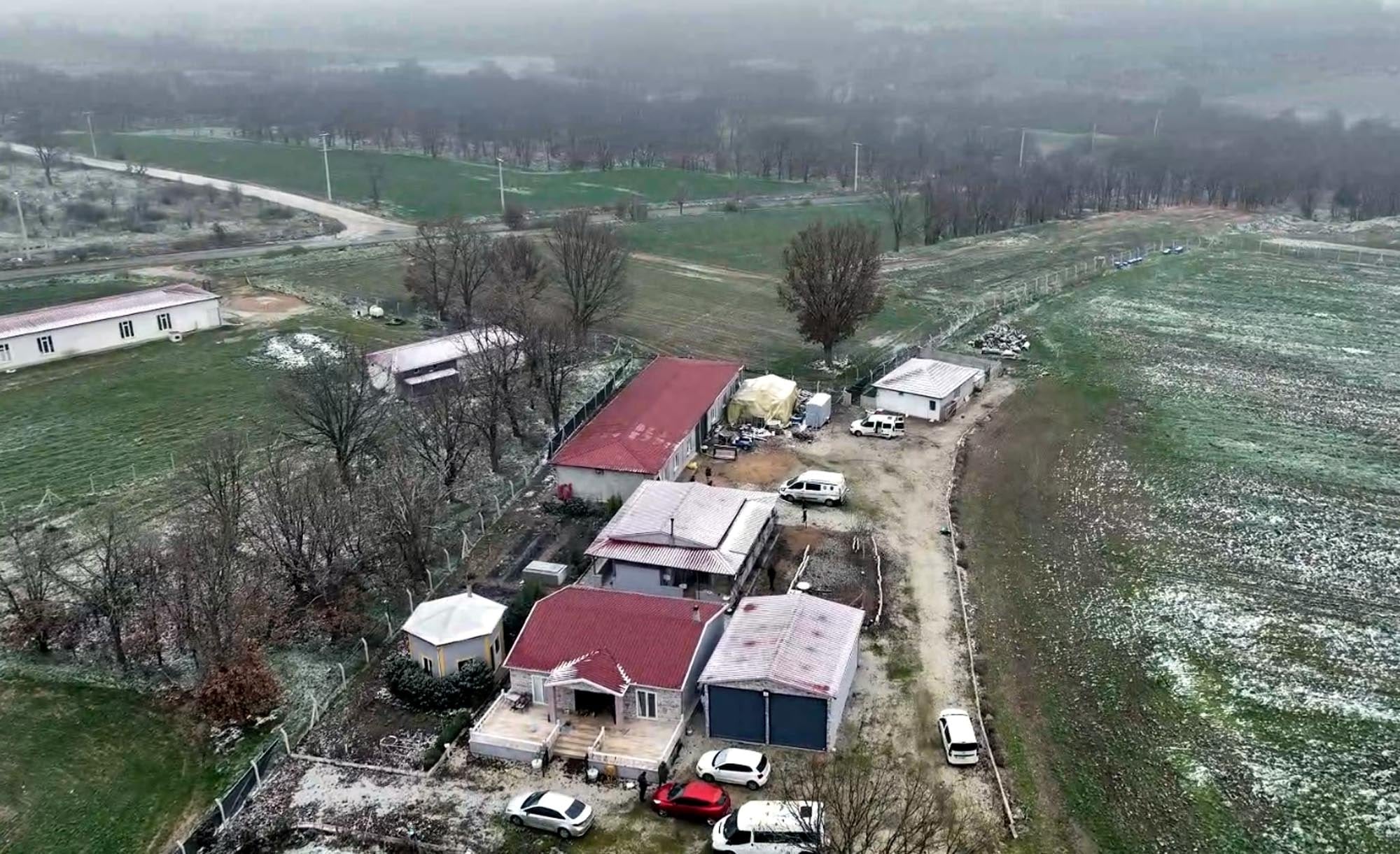 Çiftliği uyuşturucu imalathanesine çevirmişler!