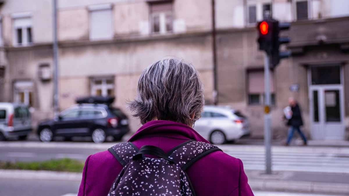 Bu şehirde kimse kırmızıda beklemiyor, çünkü trafik ışığı yok!