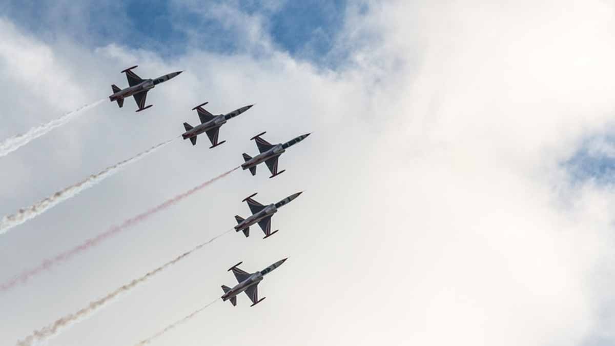 Savaş jetleri bir anda etrafı sardı, herkes 'terör saldırısı' beklerken gerçek bambaşka çıktı