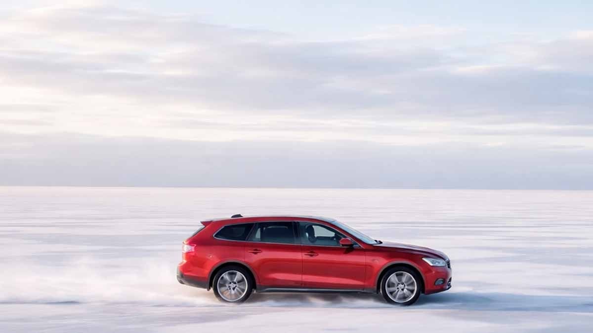 Bildiğiniz tüm trafik kurallarını unutun! Bu yolda emniyet kemeri takan hayatını kaybediyor