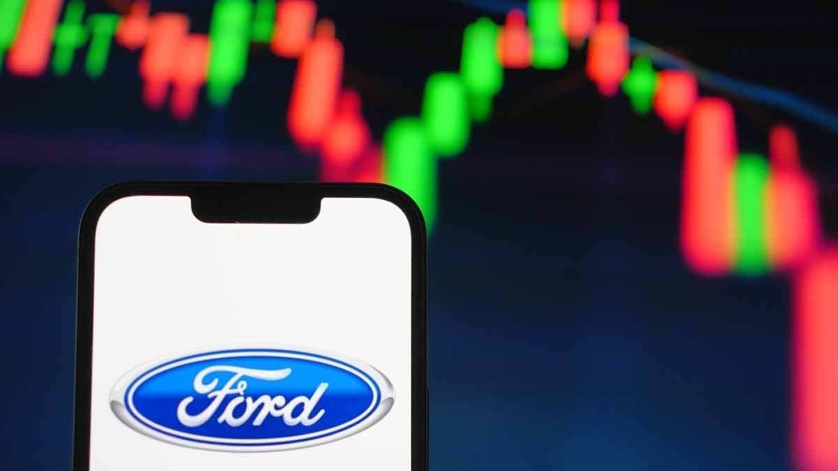 Eğer 5 yıl önce Ford'a 1.000 dolar yatırım yapmış olsaydınız, bugün ne kadar paranız olurdu?