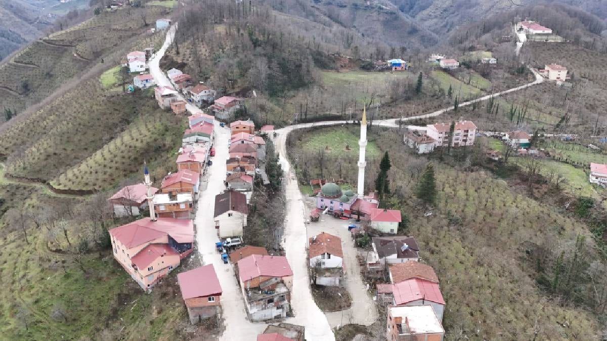 Tek adımla şehir sınırları değişiyor: Bu köyde 2 farklı iftar saati var