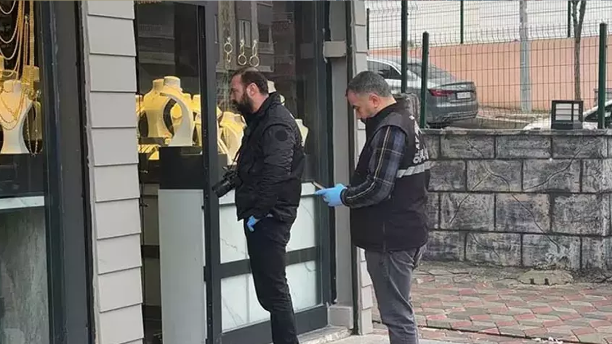 Kuyumcu dükkanında silahlı soygun: Polisi vurup altınlarla kaçtılar