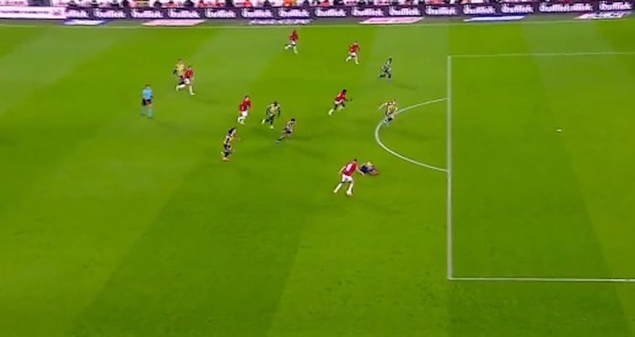 Oğulcan Ülgün'den örnek hareket! Tüm stadyumun alkışını aldı