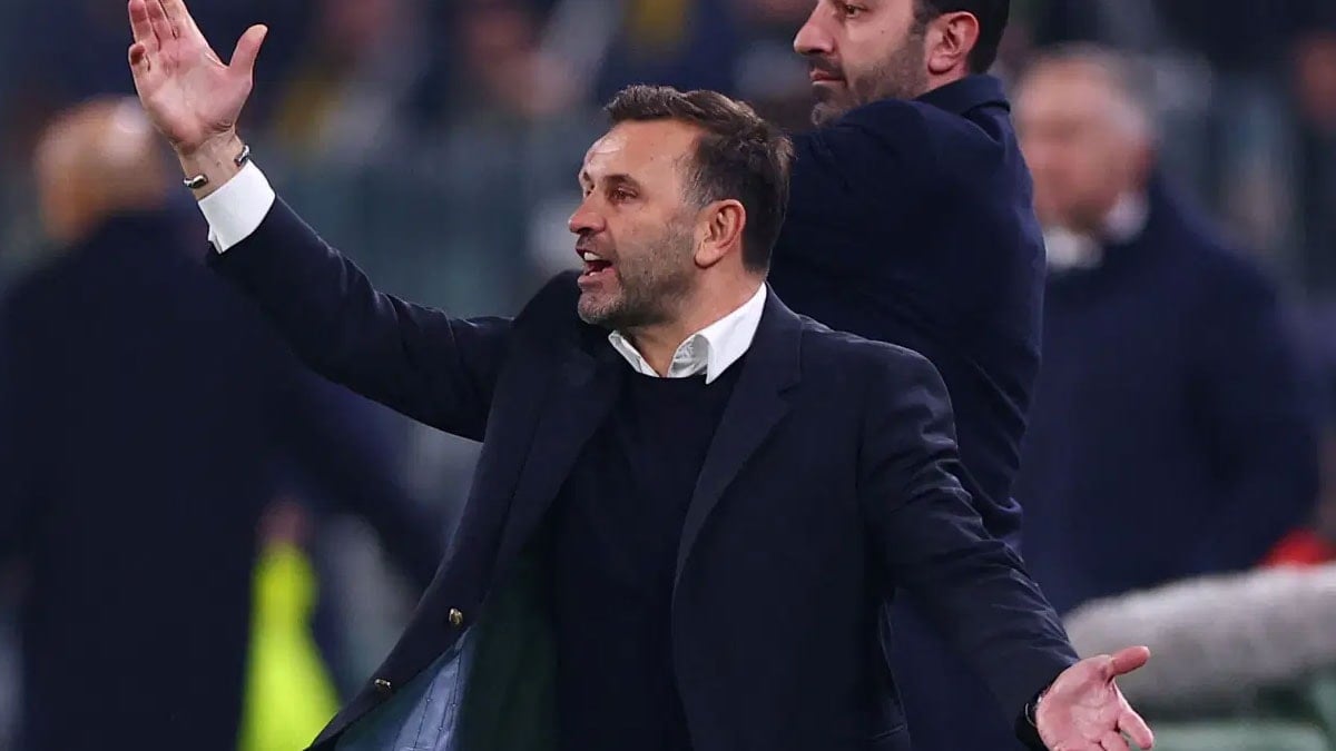 Galatasaray'da taraftarlardan Okan Buruk'a tepki
