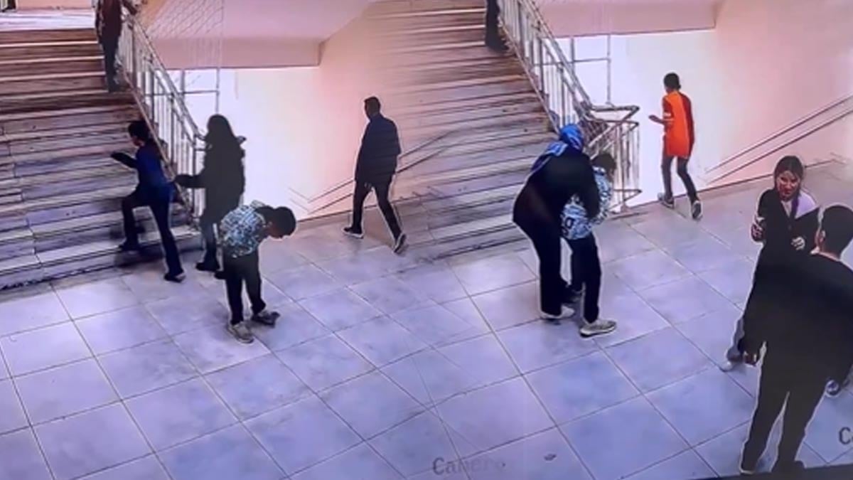 Kahraman öğretmen öğrencisini Heimlich manevrası ile kurtardı