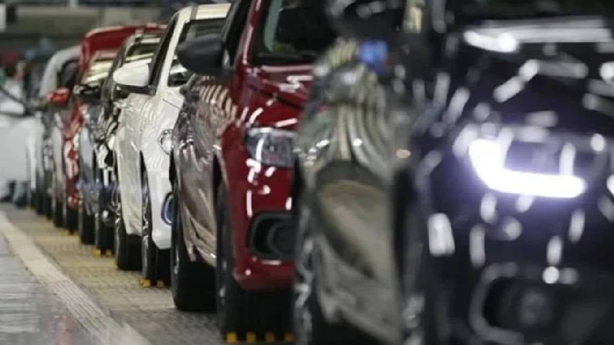 8 yıl sonra Türkiye yollarında: Araba değil yürüyen servet, fiyatı 3 konuta bedel