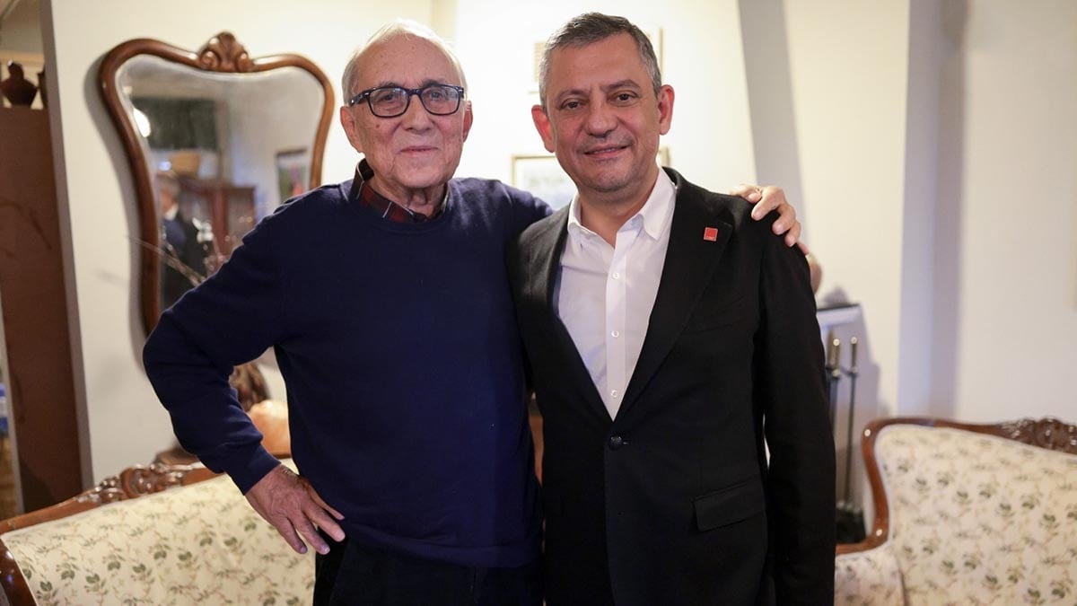 Özgür Özel Ataol Behramoğlu'na ziyaret etti