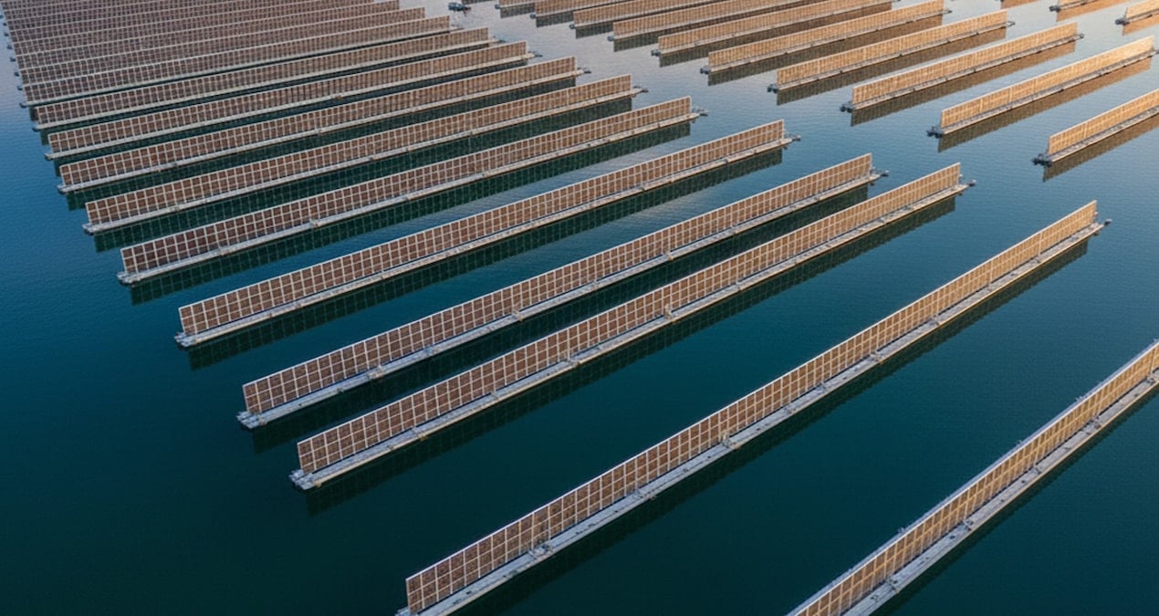 Güneş panellerini dikey yerleştirdiler: %70 daha ucuz