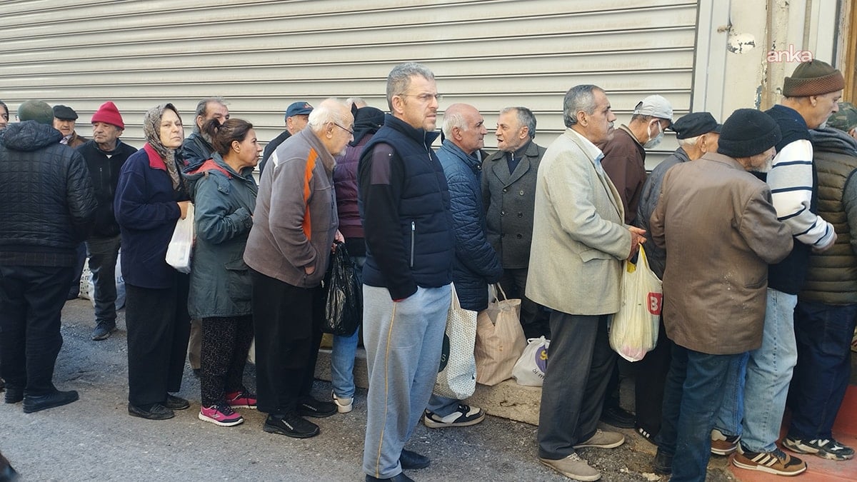 Bu kuyruk bir tas kuru için