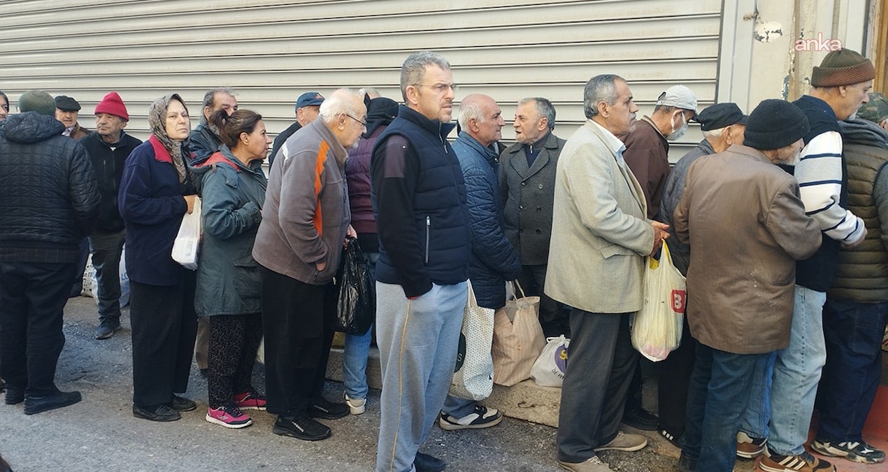 Bu kuyruk bir tas kuru için