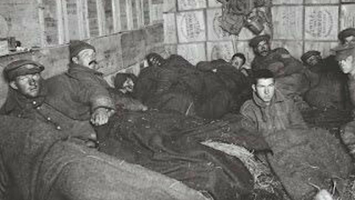 Siperde donarak şehit düştüler