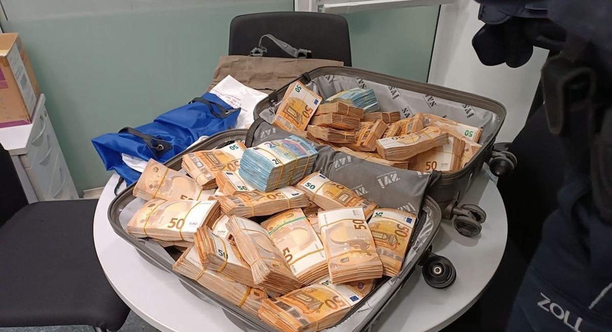 Bu gümrük kapısından geçen Türkler parasını kaptırıyor! Bir haftada binlerce Euro'ya el konuldu