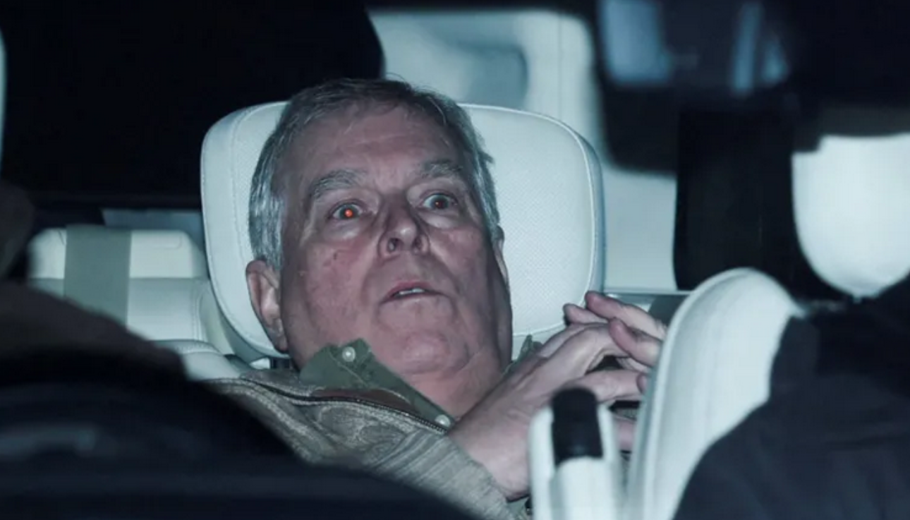 Sapık Prens kraliyetten tamamen kopartılıyor