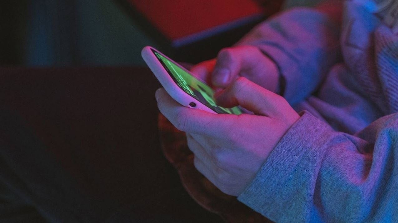 TikTok'ta 8 saat geçirdi, şirketi iflasın eşiğine geldi!